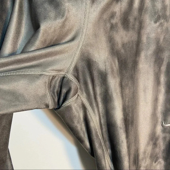 NIKE PRO Gray Tie Dye Crop Leggings- size M - Picture 9 of 10